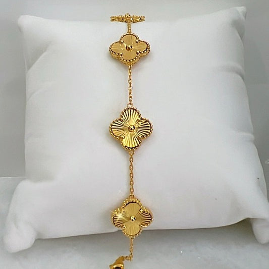 Clover Charm Bracelet (Golden)