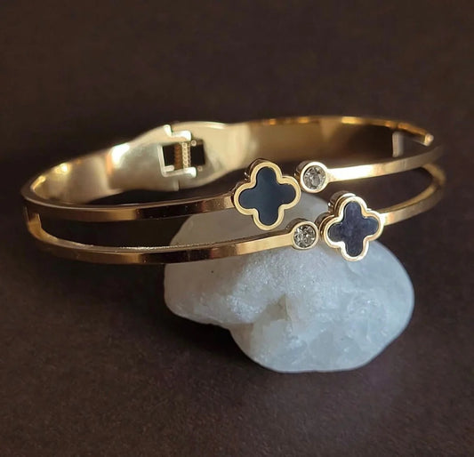 Two Clover Leaf Single Zircon Bangle