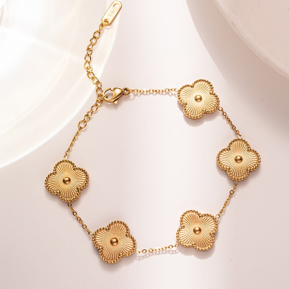 Clover Charm Bracelet (Golden)