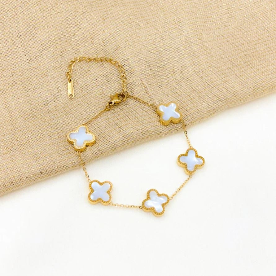 Clover Charm Bracelet (White)