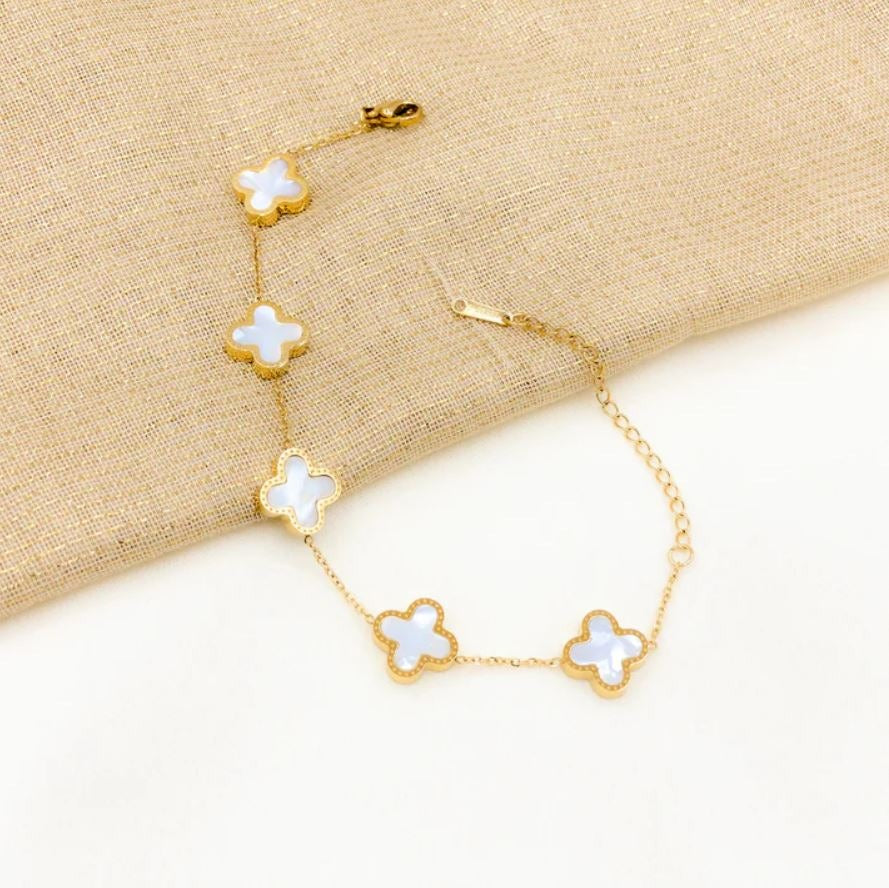 Clover Charm Bracelet (White)