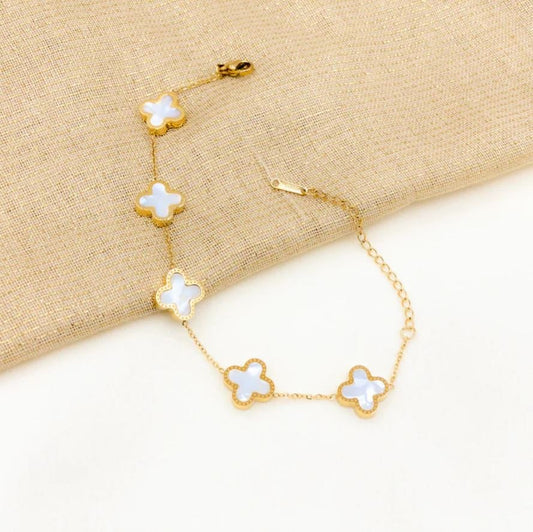 Clover Charm Bracelet (White)
