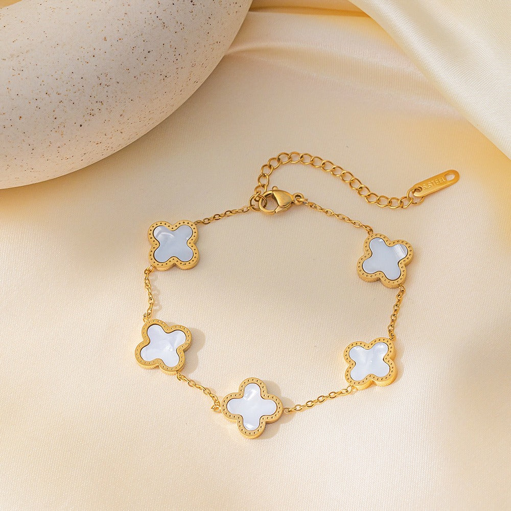 Clover Charm Bracelet (White)